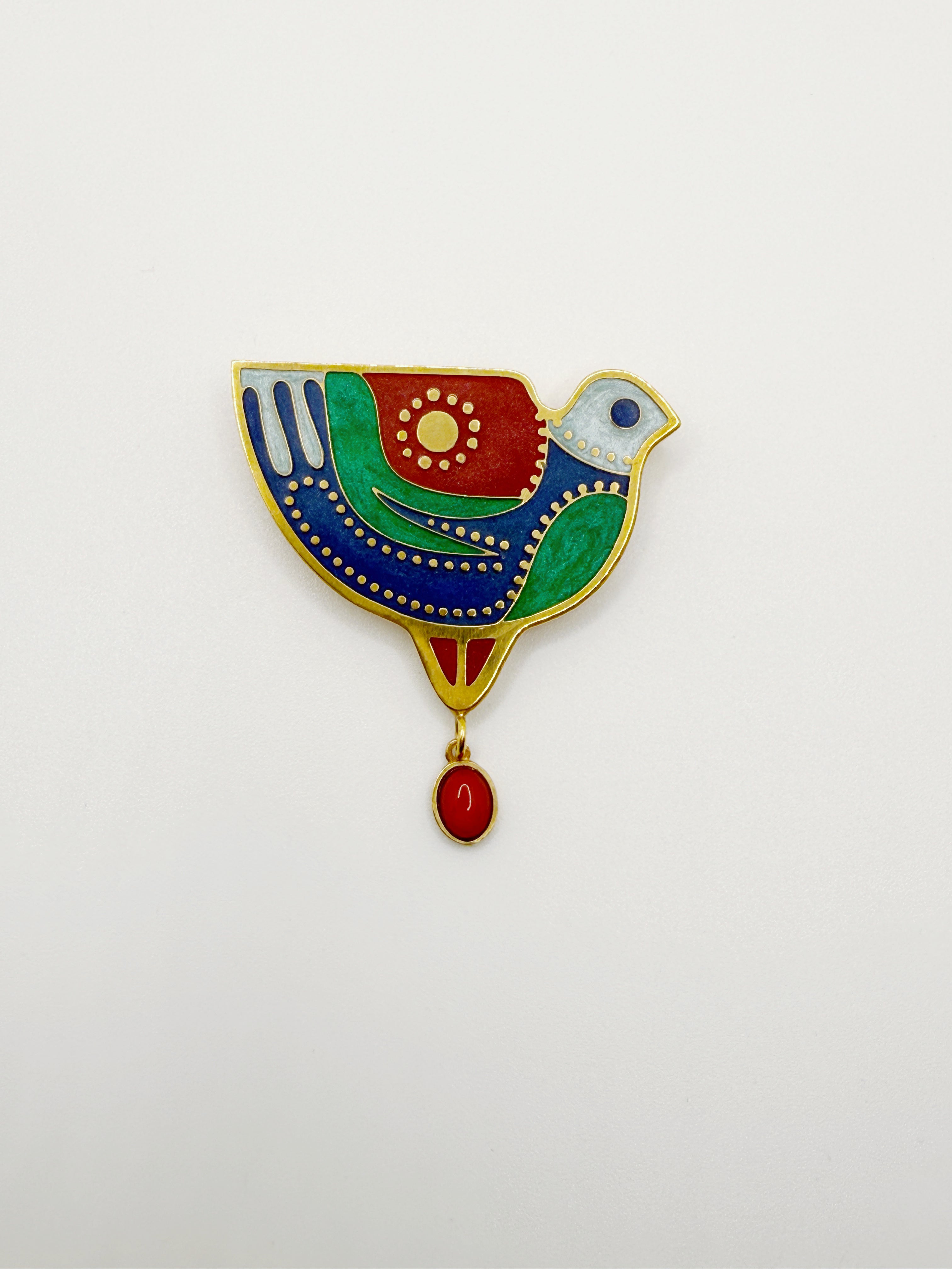 Brooch with natural coral stone